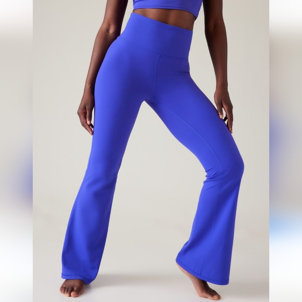 NWT Athleta high waist Elation flare pants size Small 31" inseam